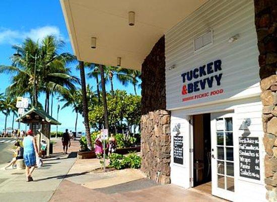 Tucker & Bevvy Picnic Food